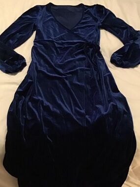Midi Velvet Wrap Dress in Deep Navy Blue